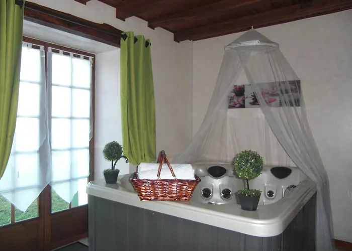 Domaine De Grand Homme Bed & Breakfast *